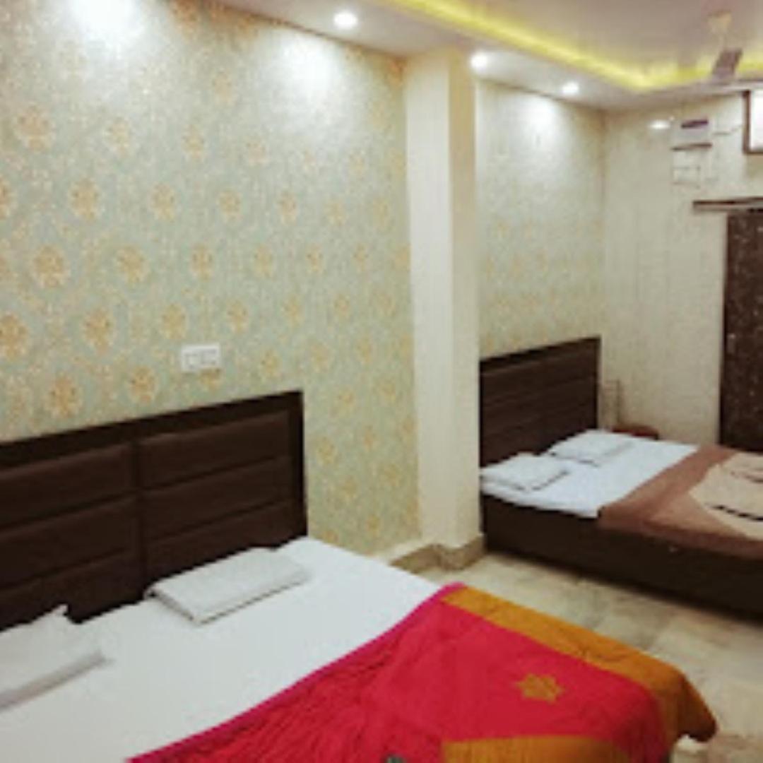 Abhiraj Guest House Mathura Esterno foto