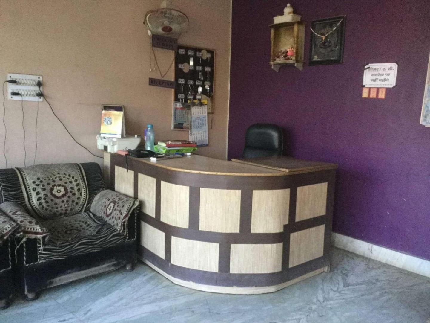 Abhiraj Guest House Mathura Esterno foto