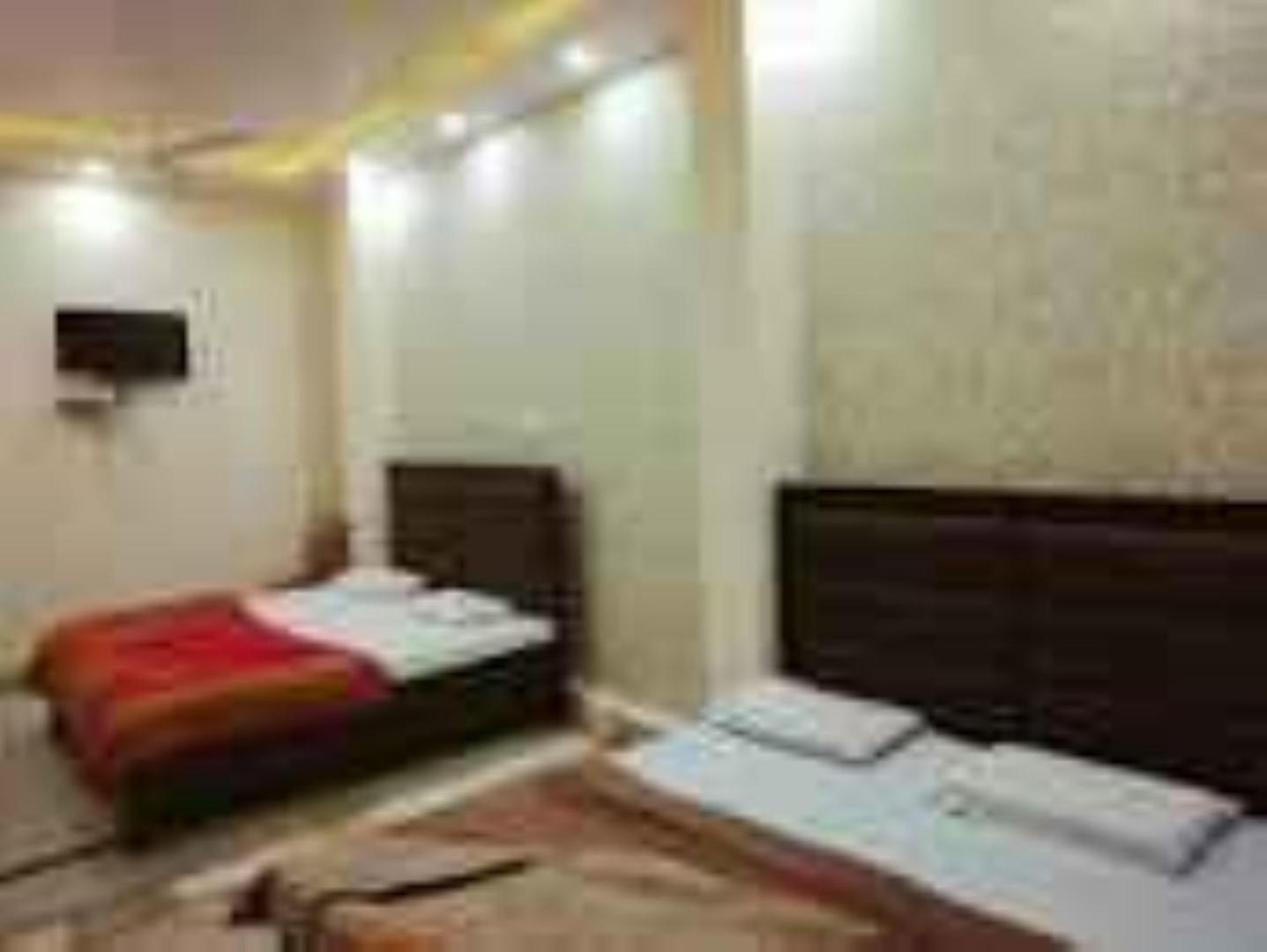 Abhiraj Guest House Mathura Esterno foto