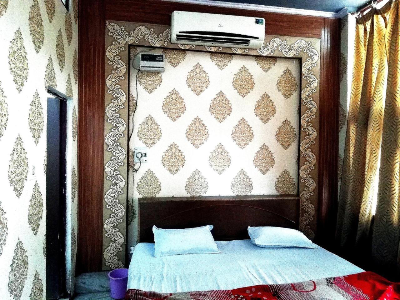 Abhiraj Guest House Mathura Esterno foto